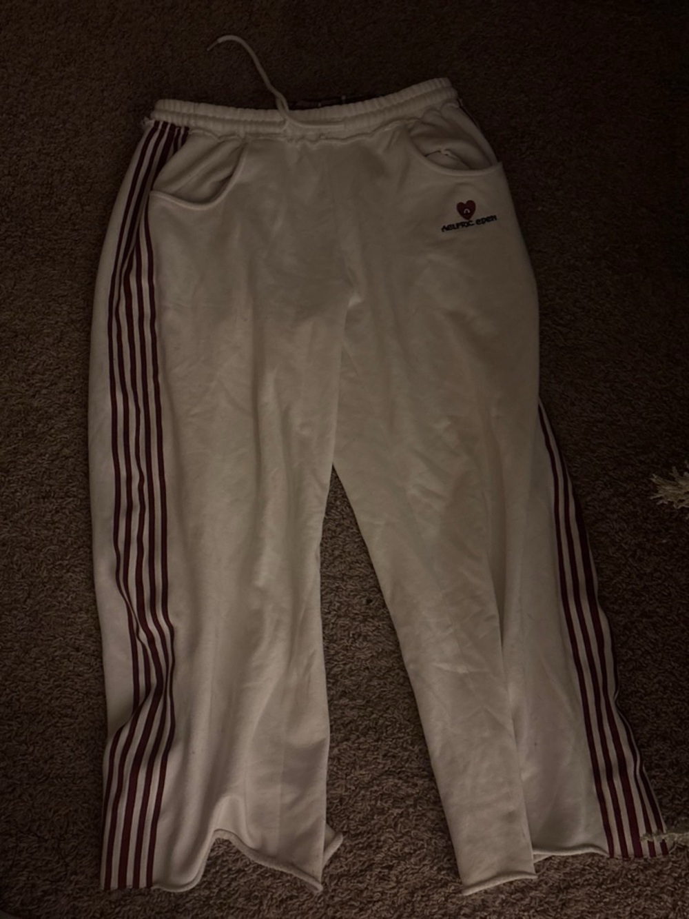 Aelfric Eden White Sweatpants with red Side Stripes Men’s small